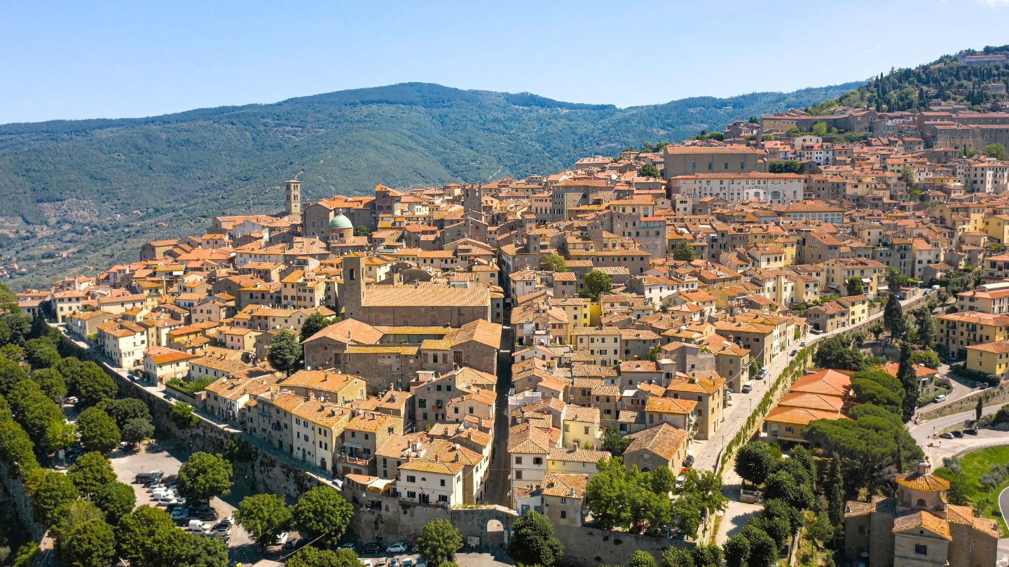 cozy-cortona-1